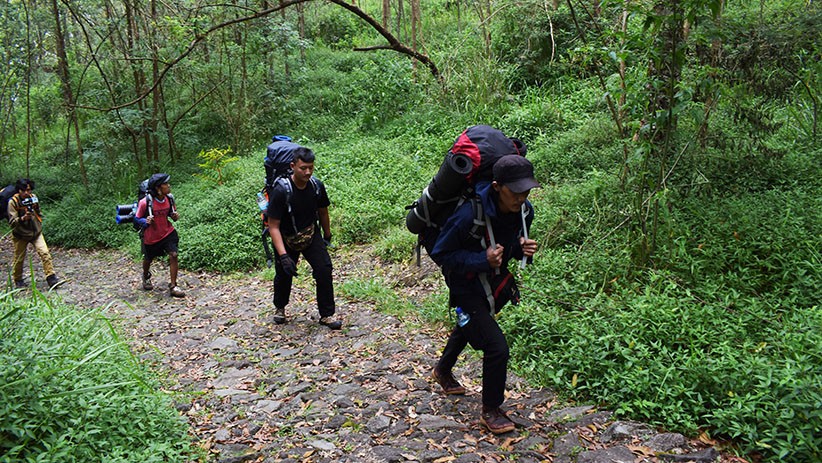 Gunung Lawu Kembali Didatangi Pendaki usai Lebaran - Bagian 1