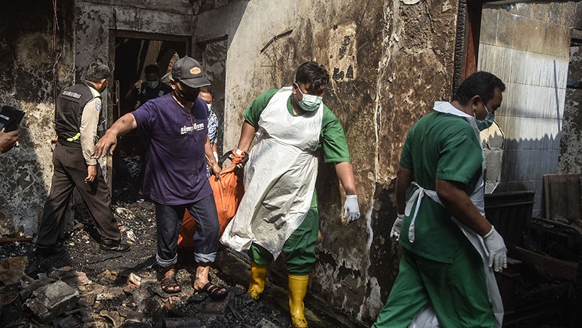 Rumah Terbakar di Jatimulya, 2 Penghuni Tewas - Bagian 1