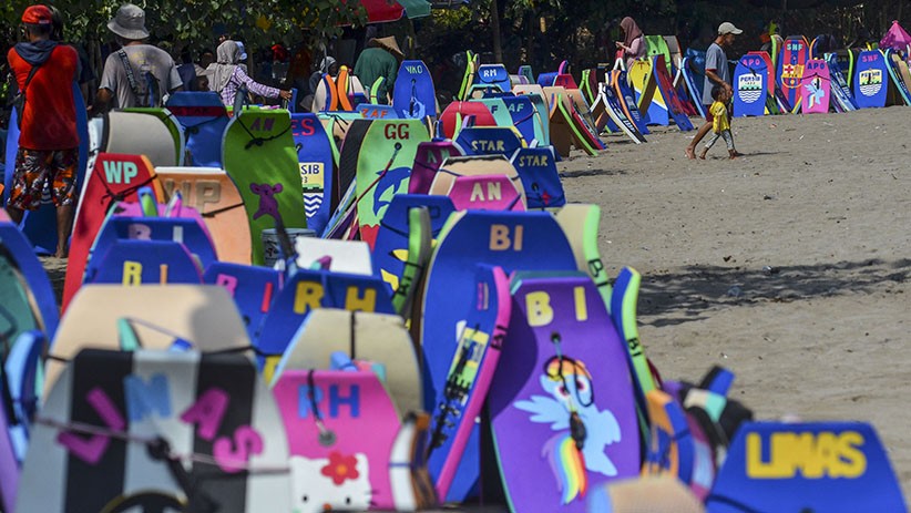 Seluruh Objek Wisata Pangandaran Ditutup - Bagian 2