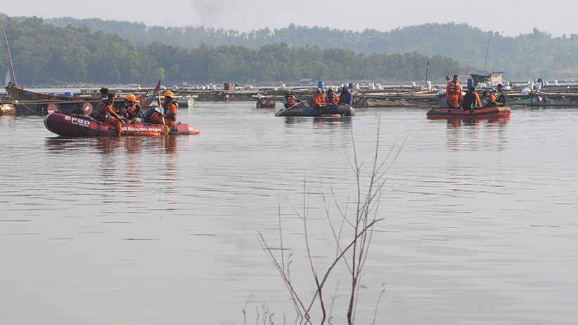 Pencarian Korban Kapal Tenggelam di Waduk Kedung Ombo Terkendala Air Keruh - Bagian 2