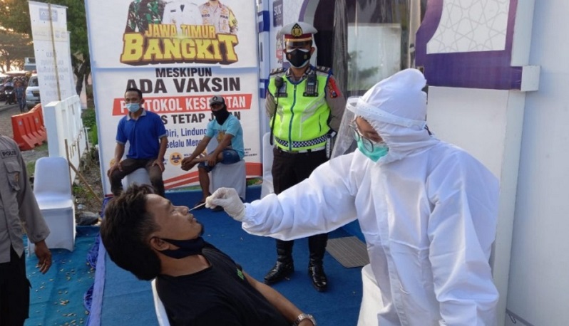 title Terjaring Petugas Penyekatan, Pemudik di Gresik Positif Covid-19 Terjaring Petugas Penyekatan, Pemudik di Gresik Positif Covid-19