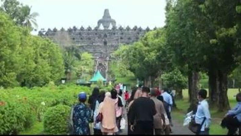 title Tarif Naik Candi Borobudur Rp750.000 bagi Wisatawan Lokal, Begini Reaksi Pengunjung Tarif Naik Candi Borobudur Rp750.000 bagi Wisatawan Lokal, Begini Reaksi Pengunjung