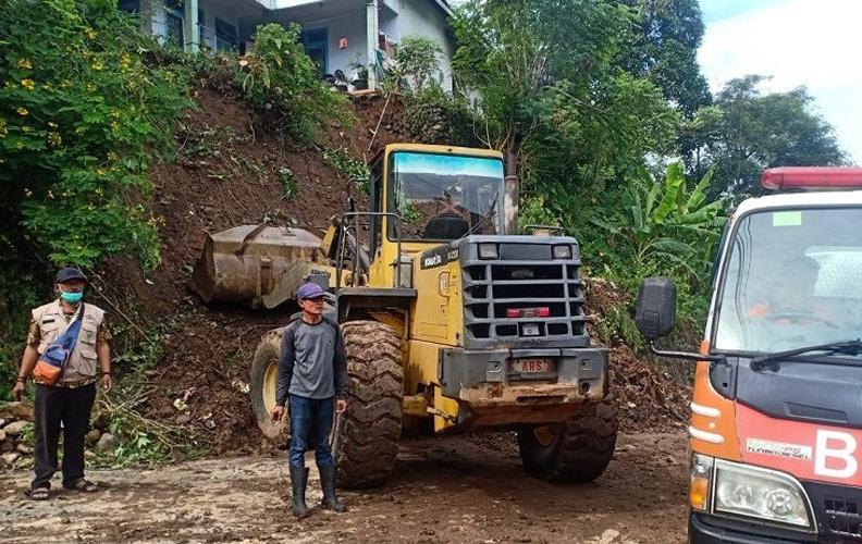 Hujan Deras, Tanggul Jebol dan Longsor Terjang Sejumlah Wilayah di Kudus