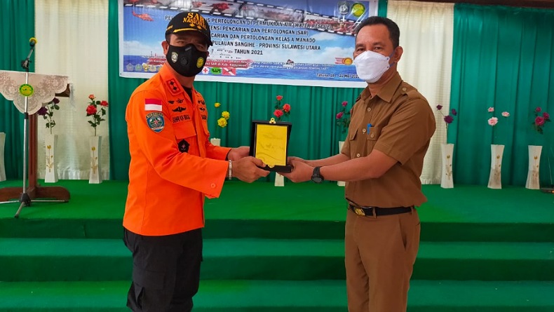 Basarnas Manado Latih Masyarakat Tahuna Water Rescue