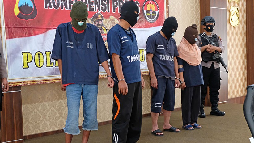 Orang Tua Sadis, Anak Dianiaya dan Jenazah Disimpan Selama 4 Bulan - Bagian 2