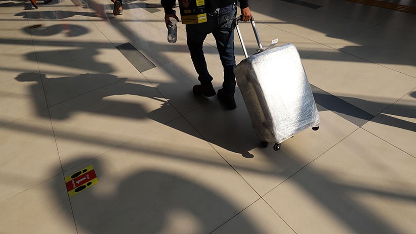 Arus Balik Lebaran, Stasiun Pasar Senen Dipadati Pemudik - Bagian 2