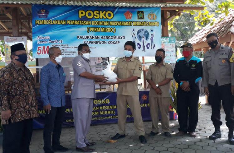 PAN Kulonprogo Salurkan Bantuan Sembako bagi Warga yang Isolasi Mandiri di Klaster Sangon
