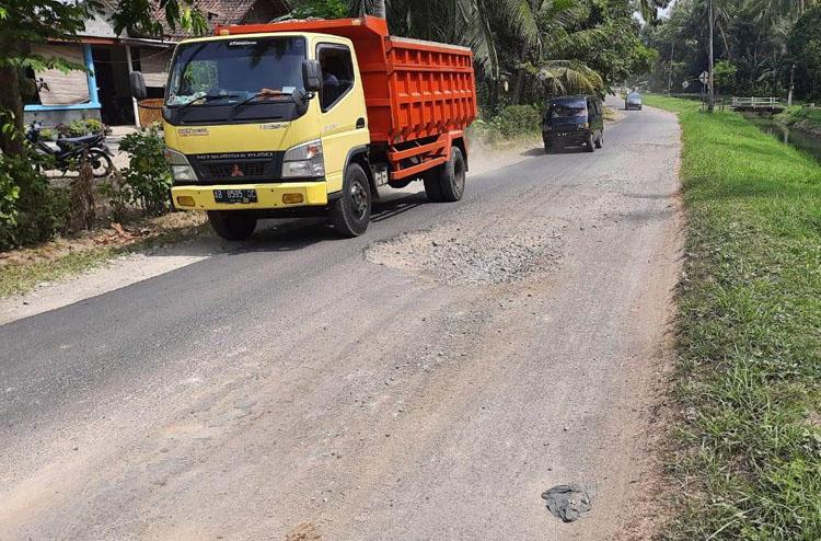 title DPRD Kulonprogo Soroti Kerusakan Jalan di Ruas Kedundang-Pripih DPRD Kulonprogo Soroti Kerusakan Jalan di Ruas Kedundang-Pripih