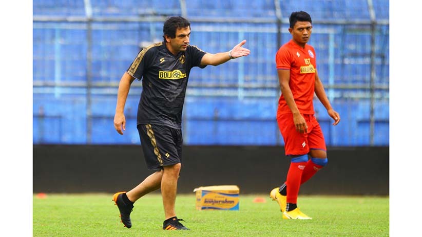 Begini Gaya Eduardo Almeida, Pelatih Baru Arema FC - Bagian 2