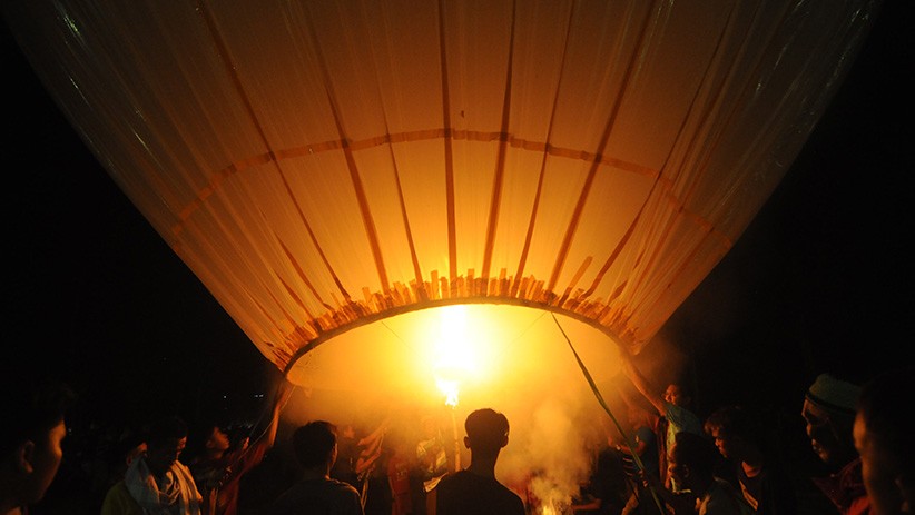 Tradisi Balon Asap Meriahkan Lebaran Ketupat di Pamekasan - Bagian 1