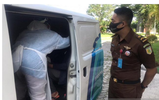 Positif Covid-19, Tersangka Korupsi Proyek Benih di Mataram Batal Ditahan