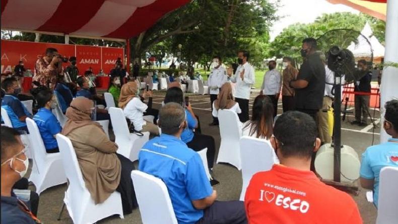 title Jokowi Kunker ke Kepri, Tinjau Vaksinasi Massal 15.000 Orang di 7 Kabupaten Kota Jokowi Kunker ke Kepri, Tinjau Vaksinasi Massal 15.000 Orang di 7 Kabupaten Kota