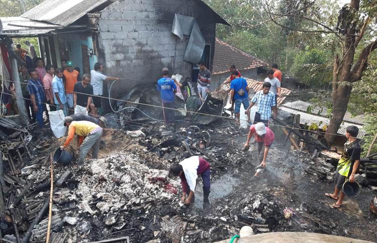 Ditinggal ke Rumah Sakit, Rumah Warga Gunungkidul Ludes Terbakar