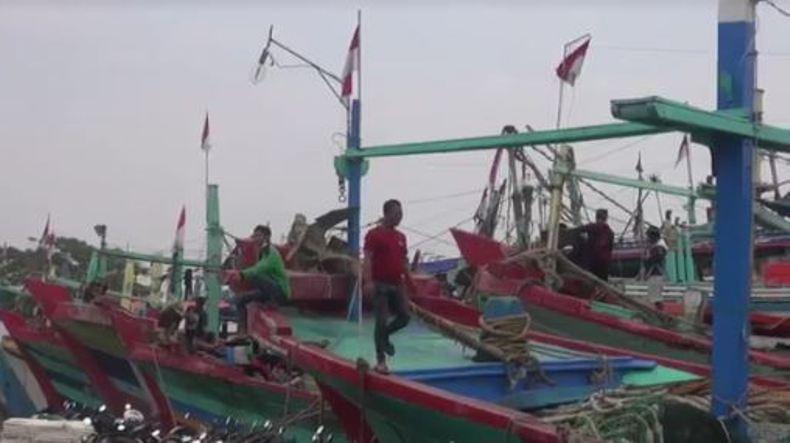 title Masa Peralihan, Nelayan Tegal Berharap Tetap Diperkenankan Pakai Cantrang  Masa Peralihan, Nelayan Tegal Berharap Tetap Diperkenankan Pakai Cantrang