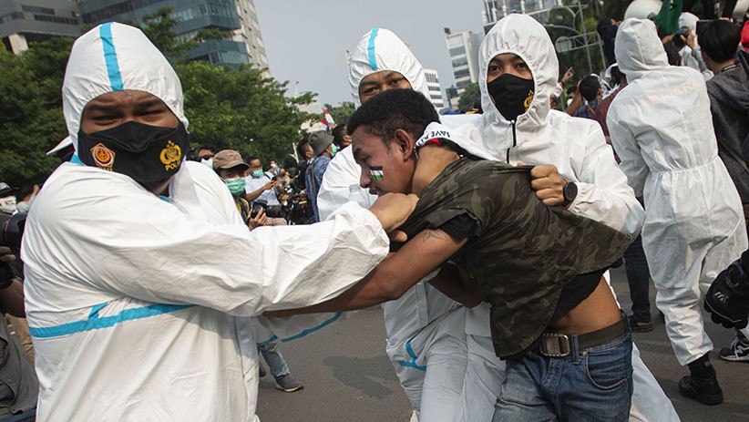 Aksi Bela Palestina di Kedubes AS Berakhir Ricuh, Provokator Ditangkap Polisi - Bagian 1