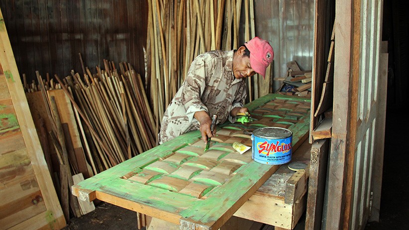 Perajin Mebel di Dumai Kesulitan Dapat Bahan Baku Kayu - Bagian 2