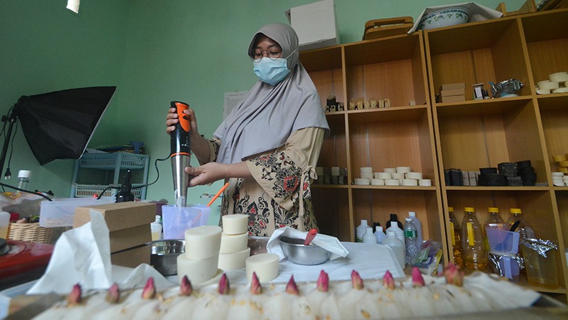 Perajin dari Solok Buat Sabun Tangan Berbahan Kopi hingga Beras - Bagian 2