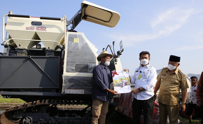 Genjot Produksi, Kementan Distribusikan 34.356 Alsintan untuk Petani 