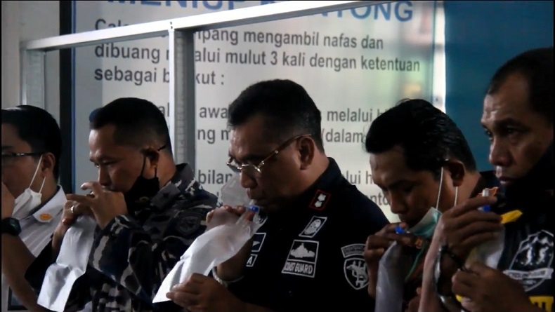 title Pelindo IV dan KSOP Mulai Berlakukan Tes GeNose C-19 untuk Penumpang Kapal Laut Pelindo IV dan KSOP Mulai Berlakukan Tes GeNose C-19 untuk Penumpang Kapal Laut