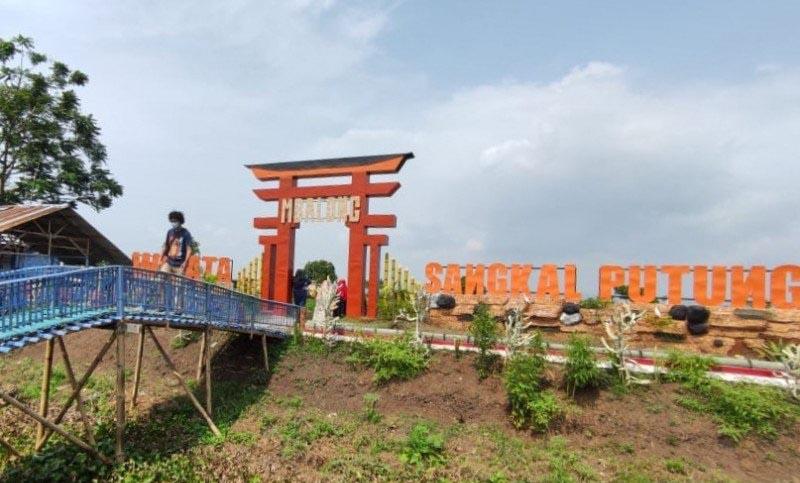 Pengunjung Membeludak, Objek Wisata Air di Kudus Ditutup Tim Satgas Covid-19