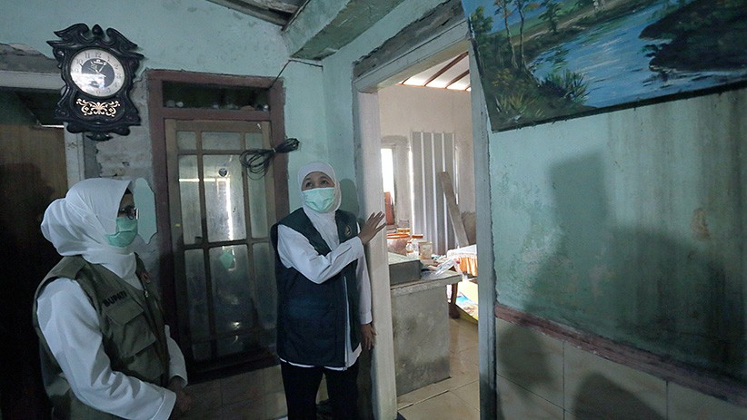Gubernur Khofifah Datangi Rumah Korban Gempa Blitar - Bagian 1