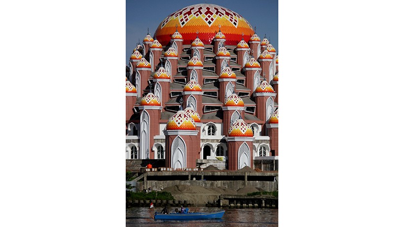 Melihat Pembangunan Masjid 99 Kubah, Ikon Kota Makassar - Bagian 3