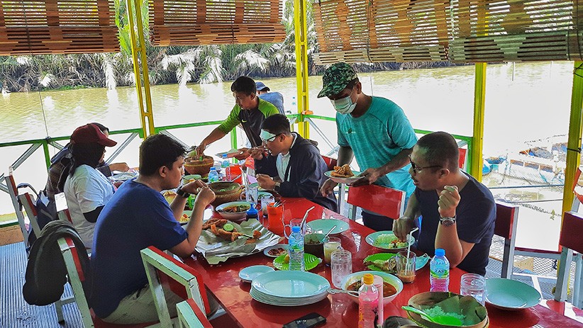 Menyusuri Sungai Tello Makassar dengan Perahu Bukit Baruga - Bagian 4