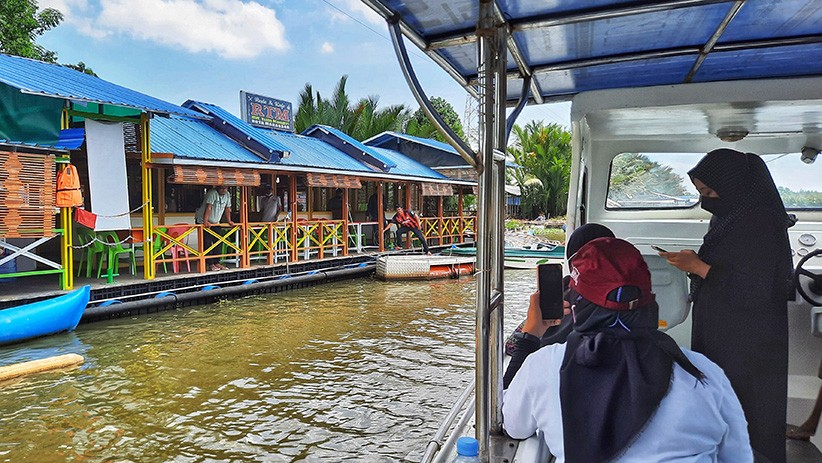Menyusuri Sungai Tello Makassar dengan Perahu Bukit Baruga - Bagian 3
