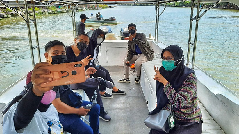 Menyusuri Sungai Tello Makassar dengan Perahu Bukit Baruga - Bagian 2