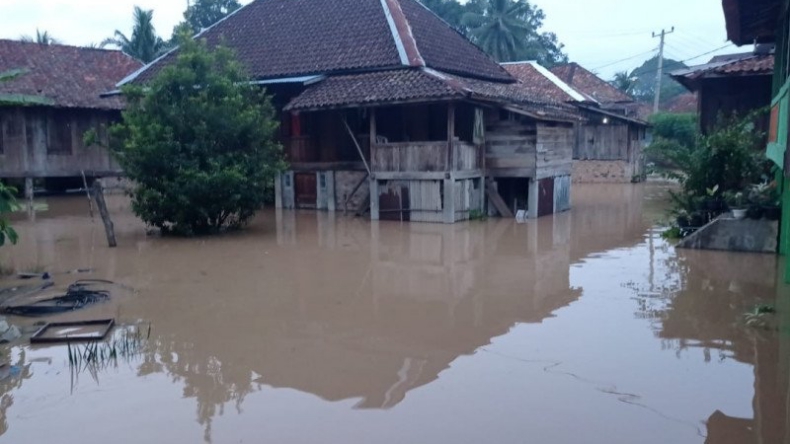 Diguyur Hujan Deras, 160 Rumah di OKU Terendam Banjir
