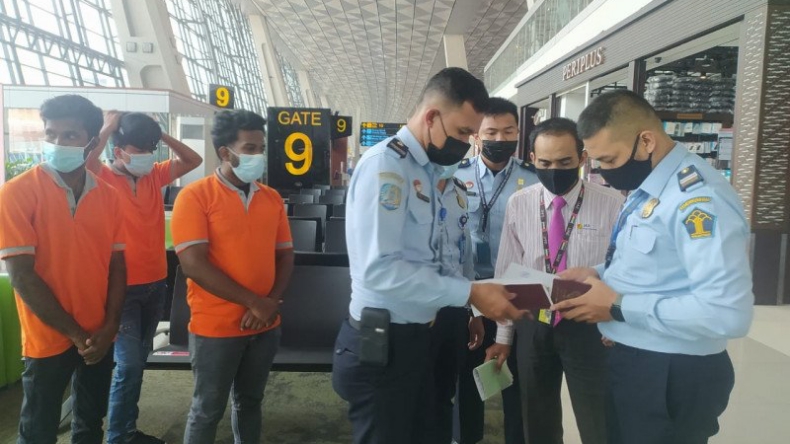 Berwisata saat Tunggu Status Pengungsi, 3 WNA Sri Lanka Dideportasi
