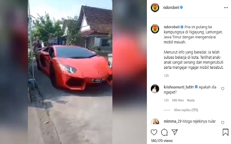 Viral Warga Lamongan Pulang Kampung Bawa Mobil Sport Dikerubungi Anak-Anak