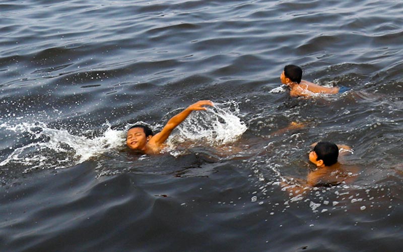 Potret Kebahagiaan Anak Nelayan di Tengah Kesederhanaan - Bagian 6