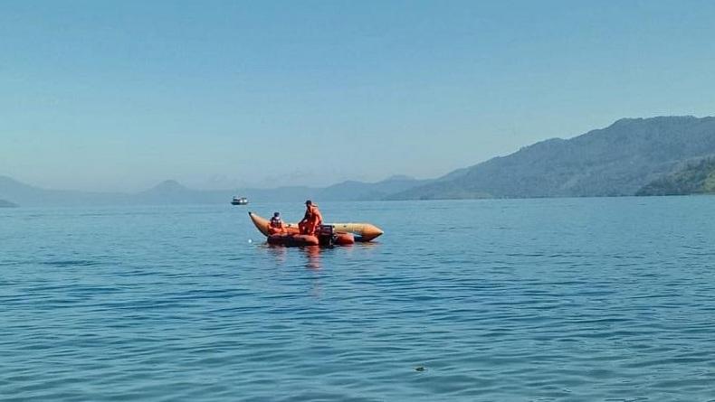 title Wisatawan Danau Toba Hilang Tenggelam di Depan Pesanggrahan Soekarno  Wisatawan Danau Toba Hilang Tenggelam di Depan Pesanggrahan Soekarno