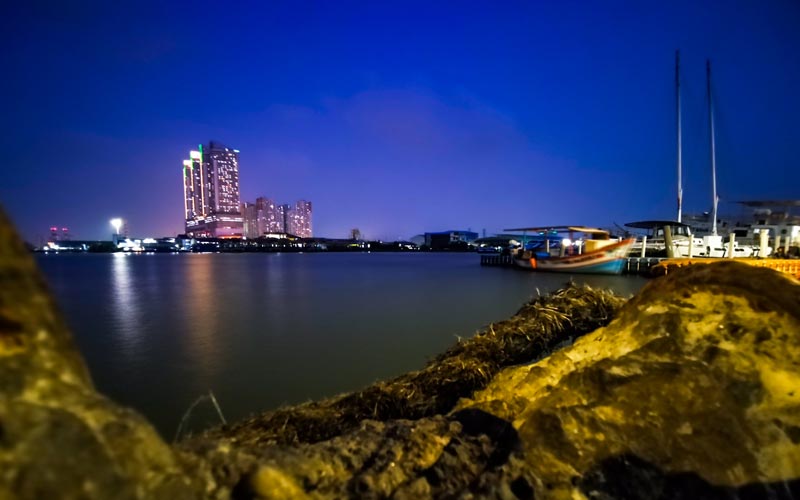 Menghabiskan Libur, Menikmati Senja di Pelabuhan Kali Adem - Bagian 3