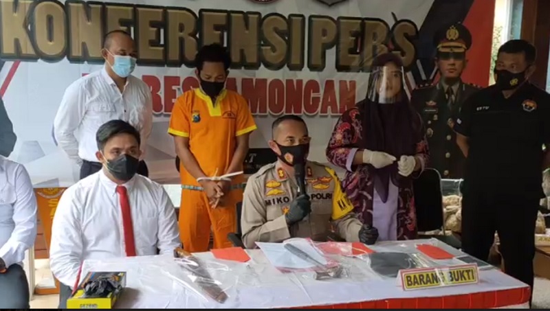 Diejek Tak Laku Kawin, Bujang di Lamongan Ini Aniaya Tetangga hingga Kritis 