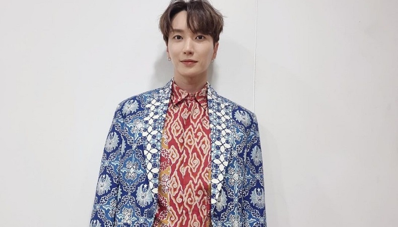 Yesung Super Junior Pakai Batik Desainnya, Ridwan Kamil: Khamsahamnida from Your Hyung