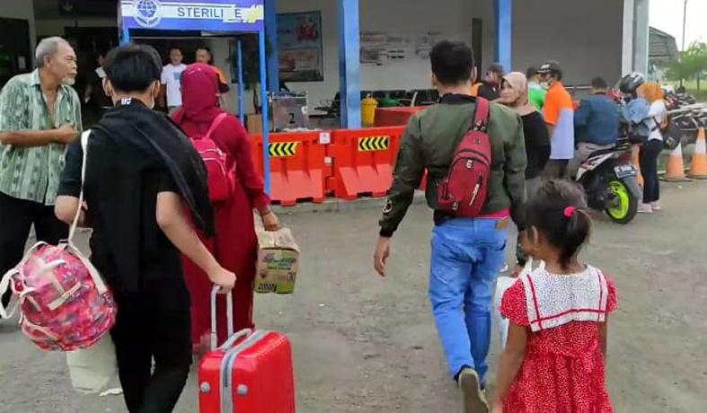 Arus Balik Lebaran, Ratusan Penumpang Padati Terminal Pemalang