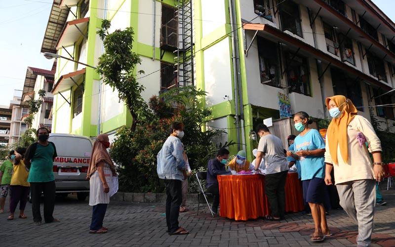 Tes PCR Digelar di Rusun Penjaringansari Surabaya Setelah Belasan Penghuni Terpapar Covid-19 - Bagian 5