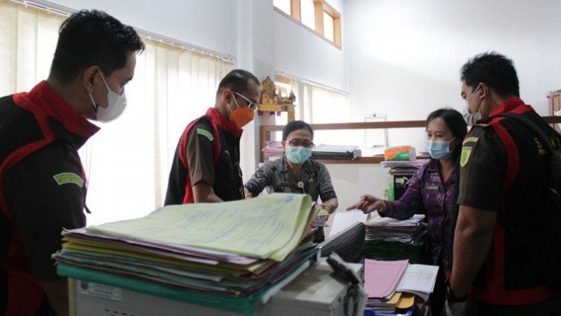 Dugaan Korupsi Pengadaan Masker Rp2,9 Miliar, Kantor BPKAD Digeledah Kejari Karangasem
