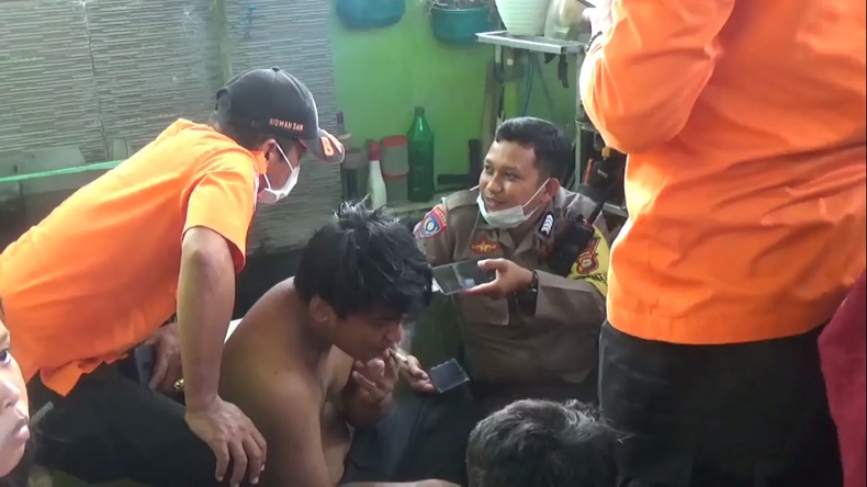 title Dapat Bisikan Gaib, Pemuda di Pangkep Nekat Ingin Bunuh Diri di Sungai Pangkajene Dapat Bisikan Gaib, Pemuda di Pangkep Nekat Ingin Bunuh Diri di Sungai Pangkajene