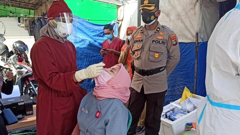 Langgar Prokes, Pengendara dan Pengunjung Pasar Diswab Antigen