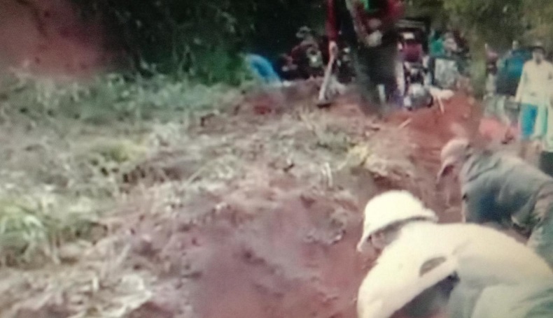 Longsor Timbun Jalur Utama, Lalu Lintas 2 Kecamatan di Cianjur Lumpuh