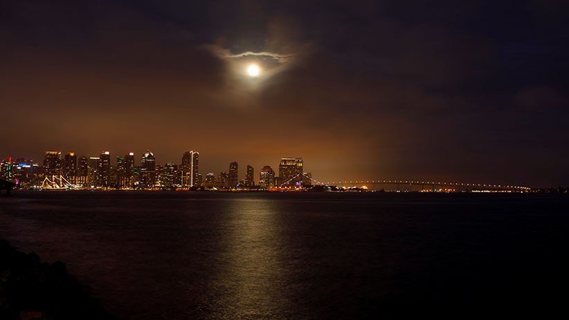 Penampakan Gerhana Bulan Total Berwarna Merah, Terjadi Setiap 195 Tahun Sekali - Bagian 3