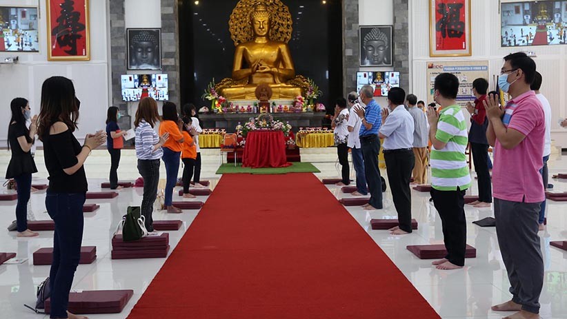 Perayaan Trisuci Waisak di Surabaya Berlangsung Khidmat - Bagian 2