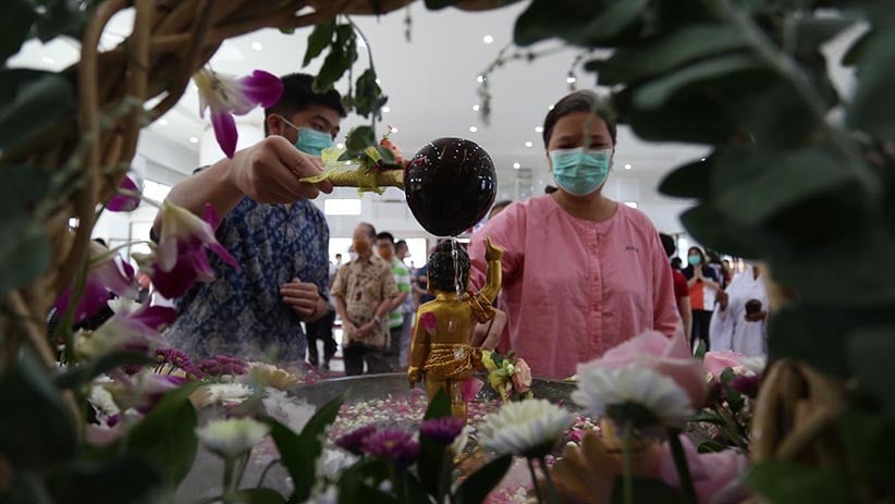 Perayaan Trisuci Waisak di Surabaya Berlangsung Khidmat - Bagian 3