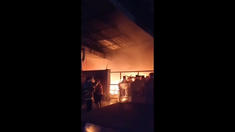 Gudang Pabrik Kasur di Cirebon Terbakar, Tak Ada Korban Jiwa