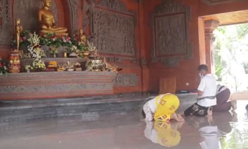 title Perayaan Waisak di Bali dengan Kearifan Lokal Hindari Kerumunan Perayaan Waisak di Bali dengan Kearifan Lokal Hindari Kerumunan