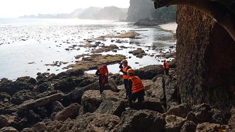 Satu Mahasiswa yang Tenggelam di Pantai Batu Bengkung Malang Ditemukan, 2 Masih Hilang