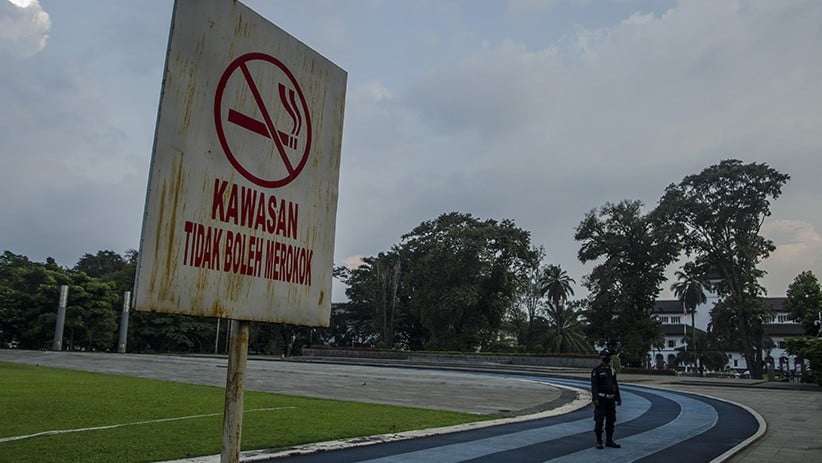Merokok Sembarangan di Kota Bandung, Siapkan Bayar Denda Rp500.000 - Bagian 1